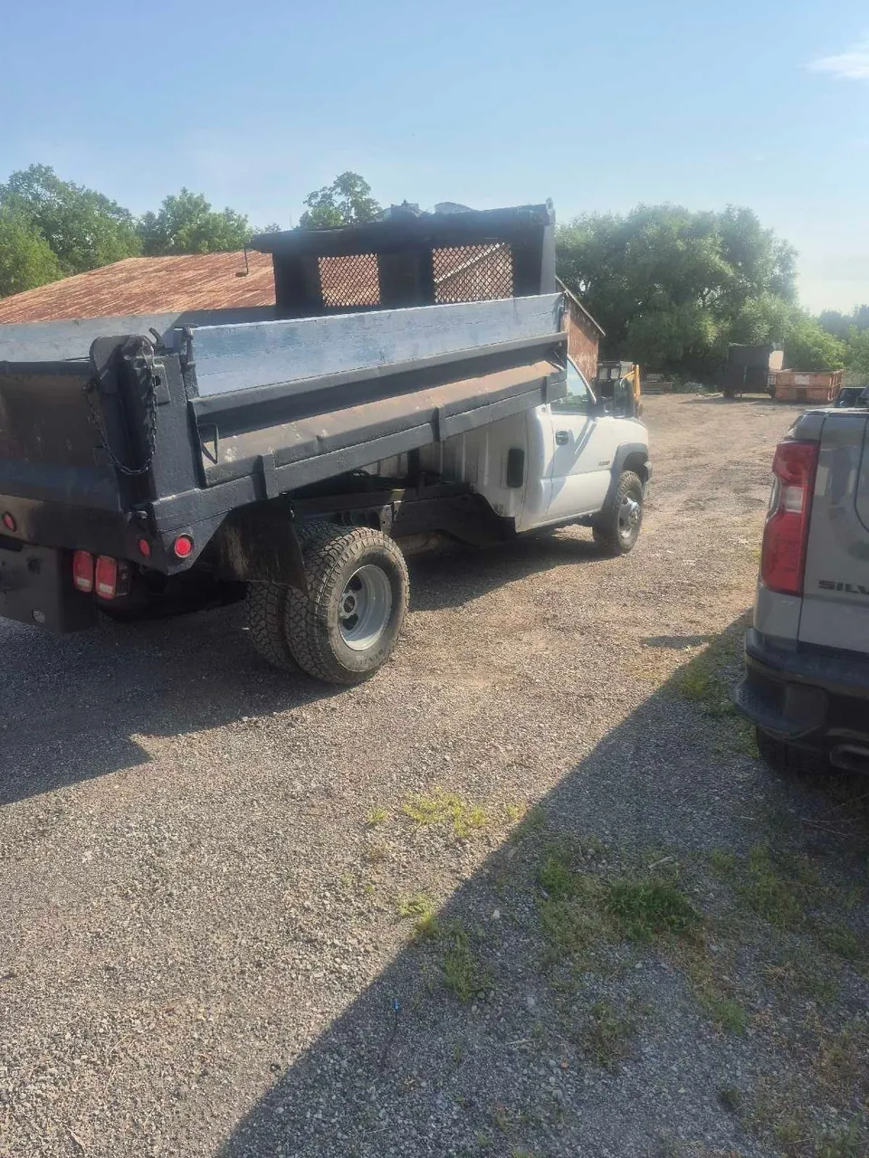 Chevrolet C/K Pickup 3500 2004 photo 2
