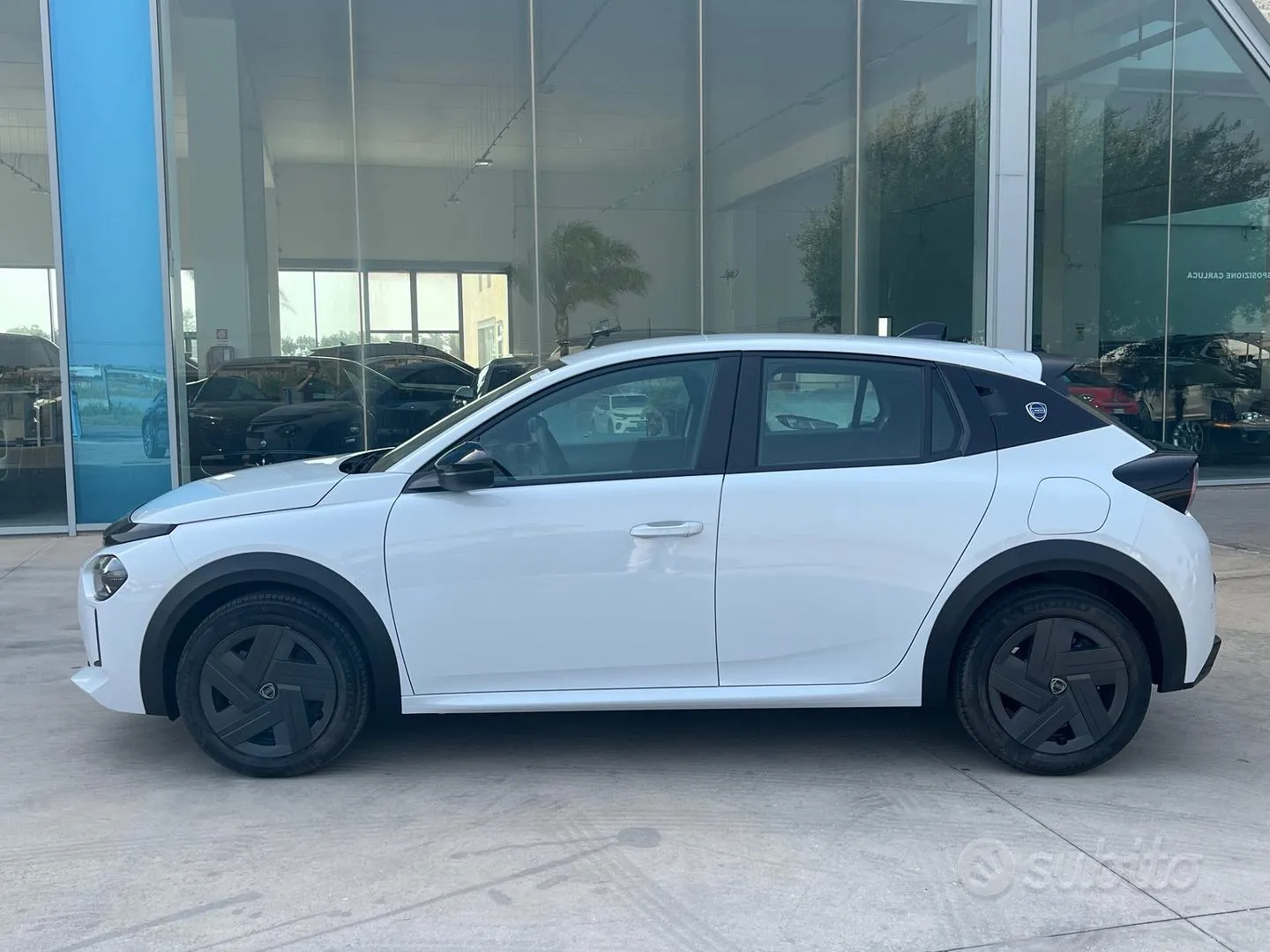 Lancia Ypsilon photo 2