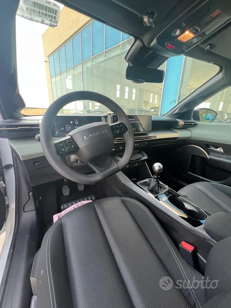 Lancia Ypsilon photo 5