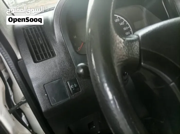 Toyota Hiace 2013 photo 3