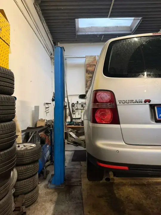 Volkswagen Touran 2008 photo 3