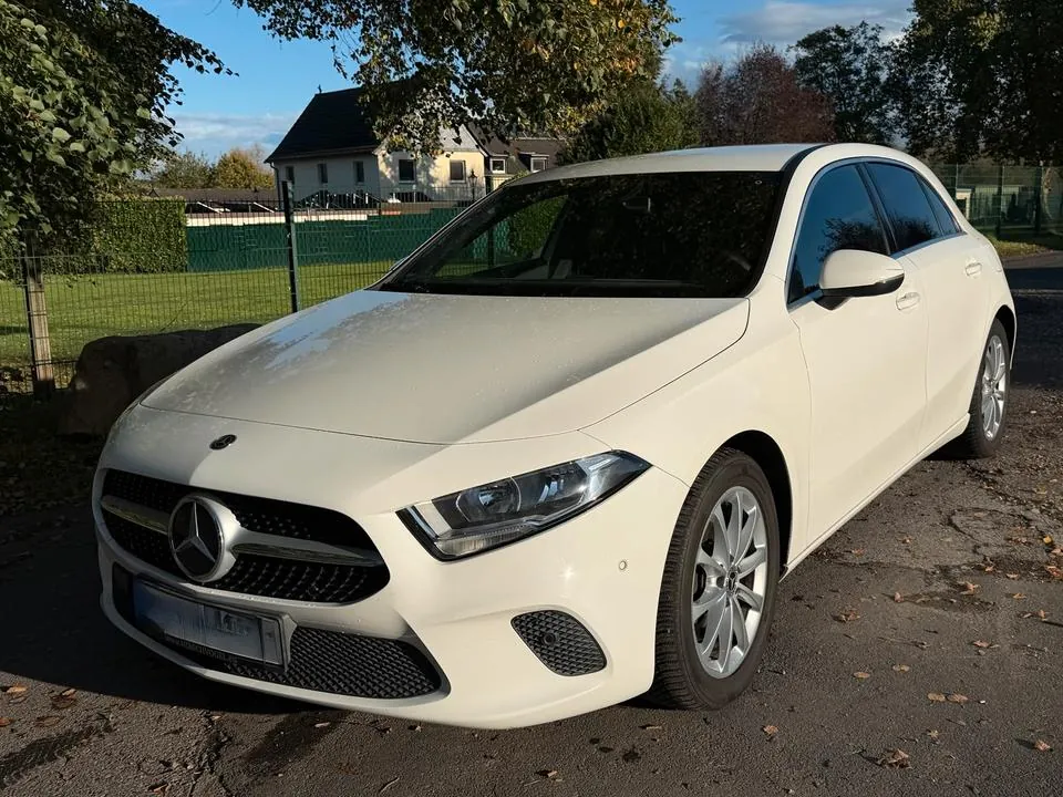 Mercedes-Benz A220