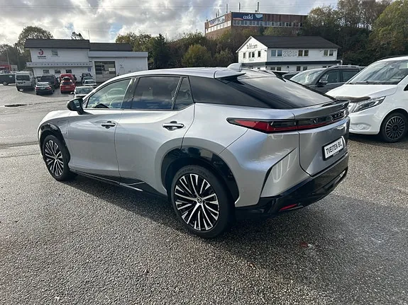 Lexus Rz450E 2023 photo 3