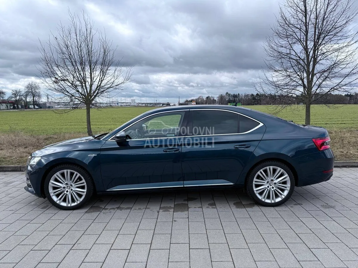 Skoda Superb 2021 photo 2