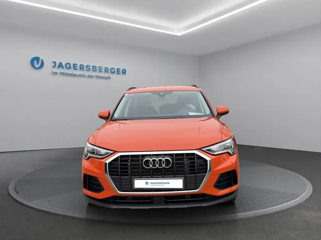 Audi Q3 2023 photo 2
