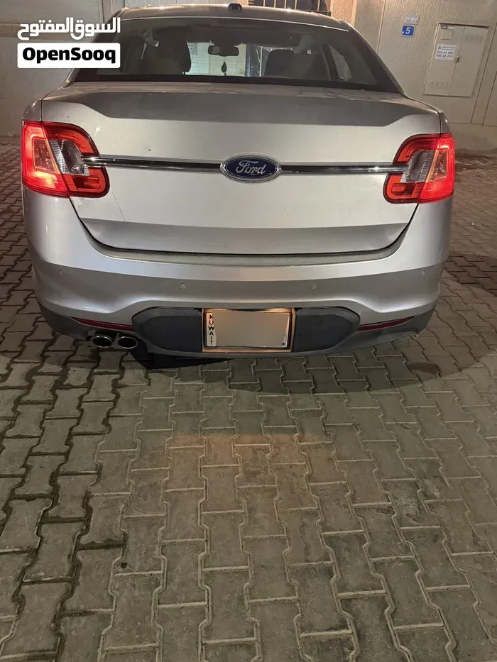 Ford Taurus 2011 photo 5