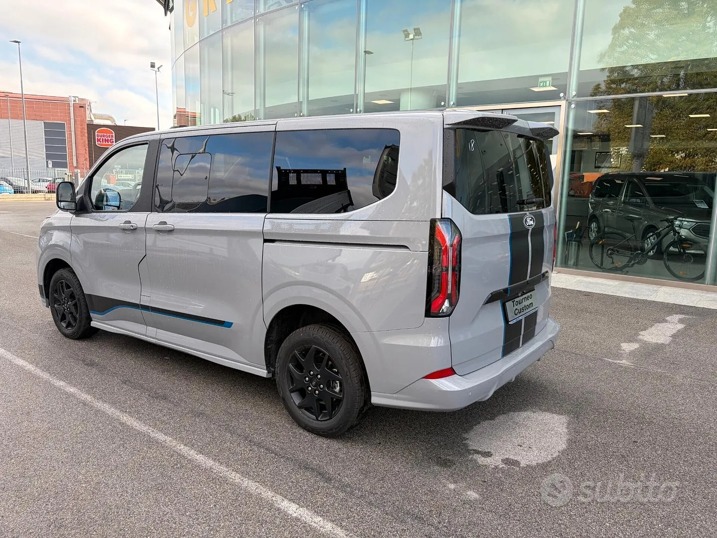 Ford Tourneo Custom 2023 photo 4