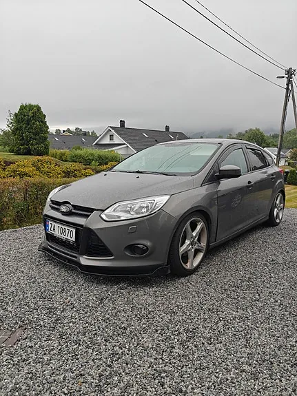 Ford Focus 2011 photo 2