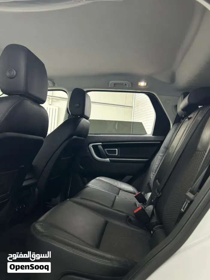 Land Rover Discovery Sport 2018 photo 3