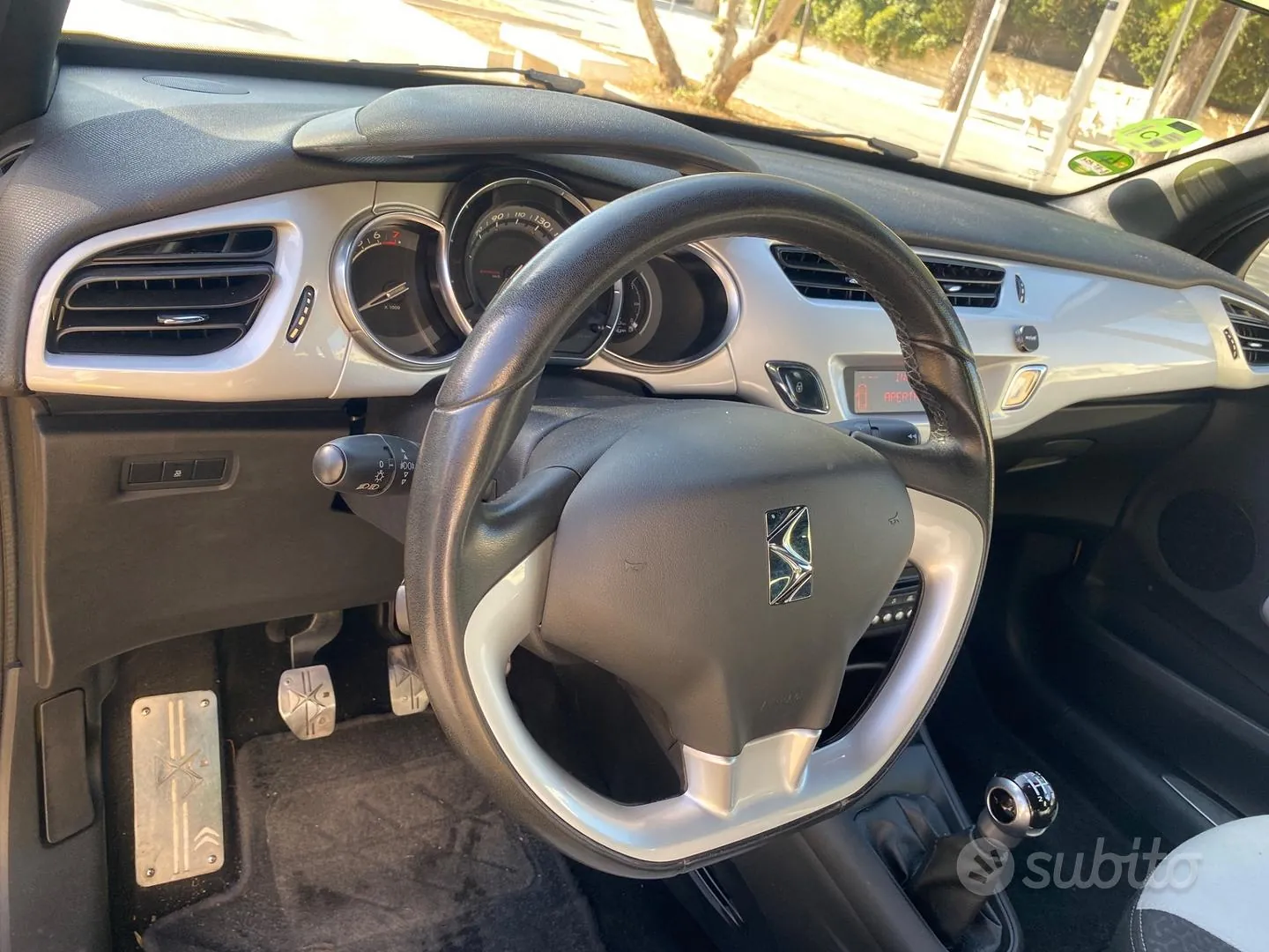 DS Automobiles Ds 3 2015 photo 5
