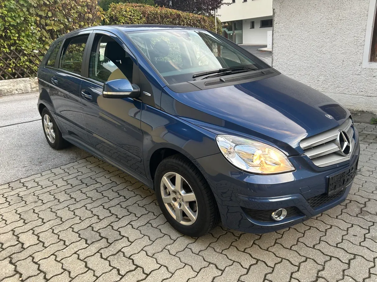 Mercedes-Benz B-Class 2010 photo 3