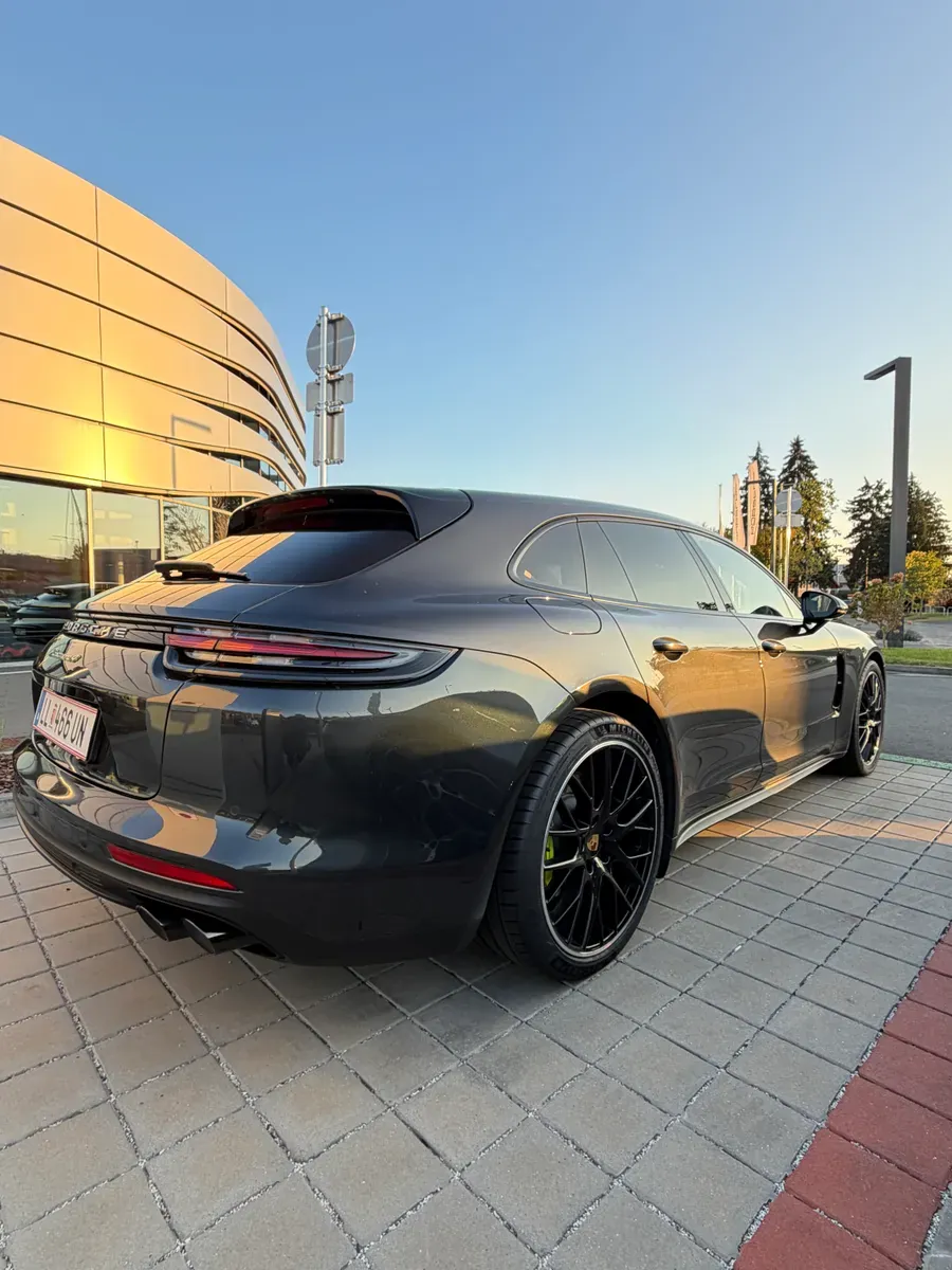 Porsche Panamera 2019 photo 2