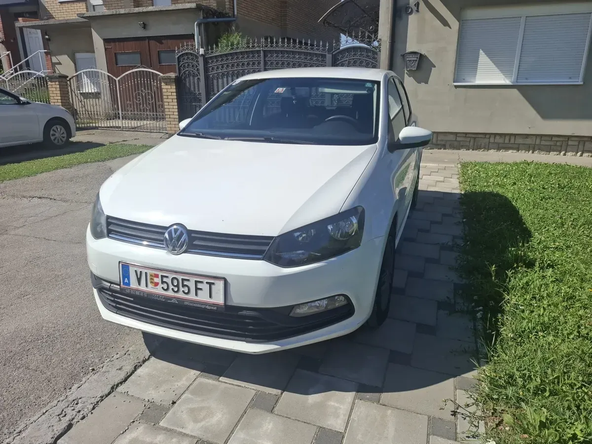 Volkswagen Polo 2014 photo 2