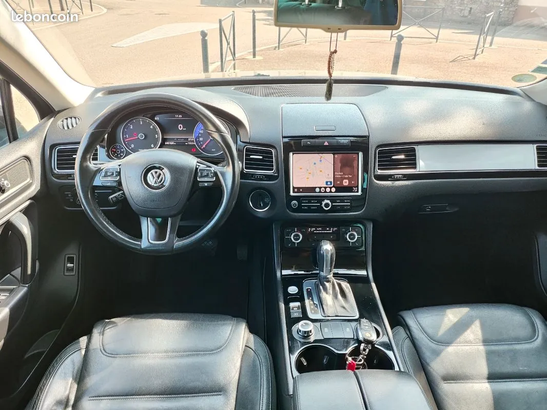 Volkswagen Touareg 2012 photo 3