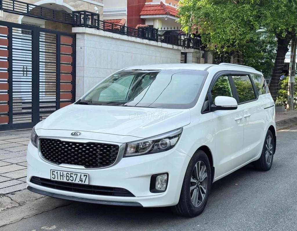 Kia Sedona 2018 photo 2