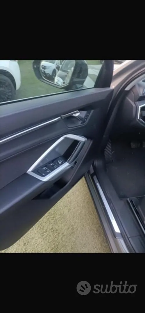 Audi Q3 2019 photo 4