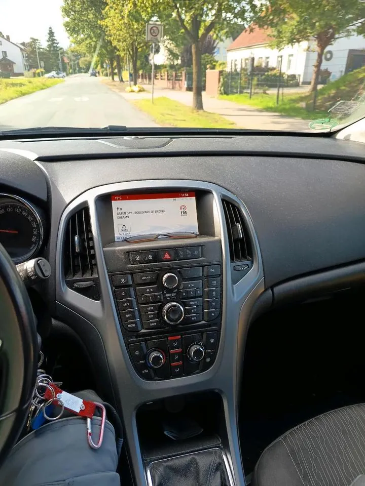 Opel Astra J