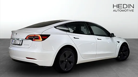 Tesla Model 3 2023 photo 2
