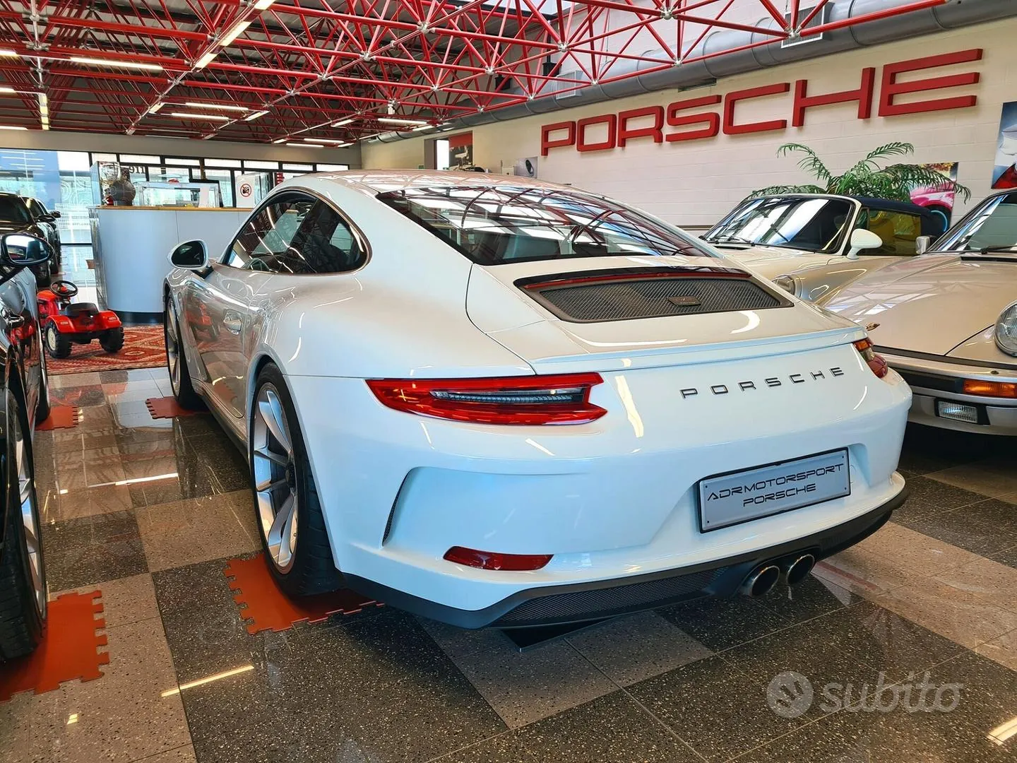 Porsche 911 2018 photo 2