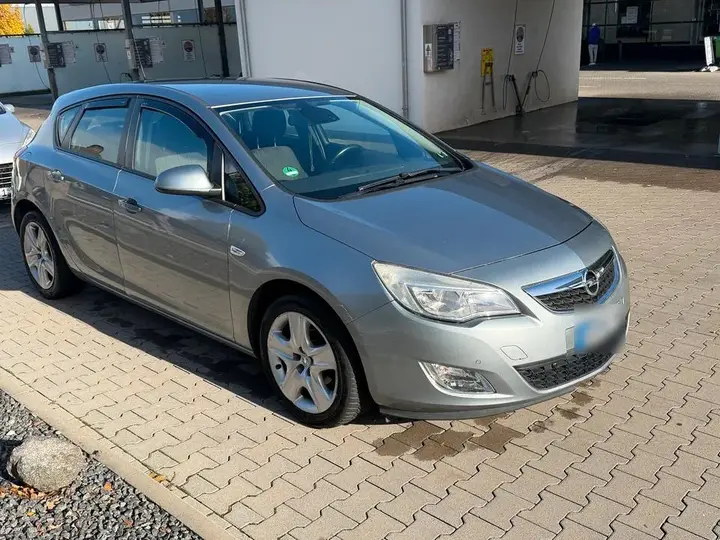 Opel Astra J
