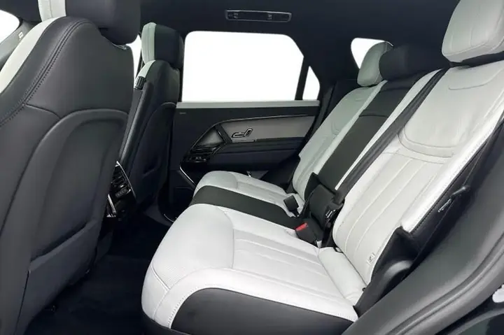 Land Rover Range Rover Sport photo 4