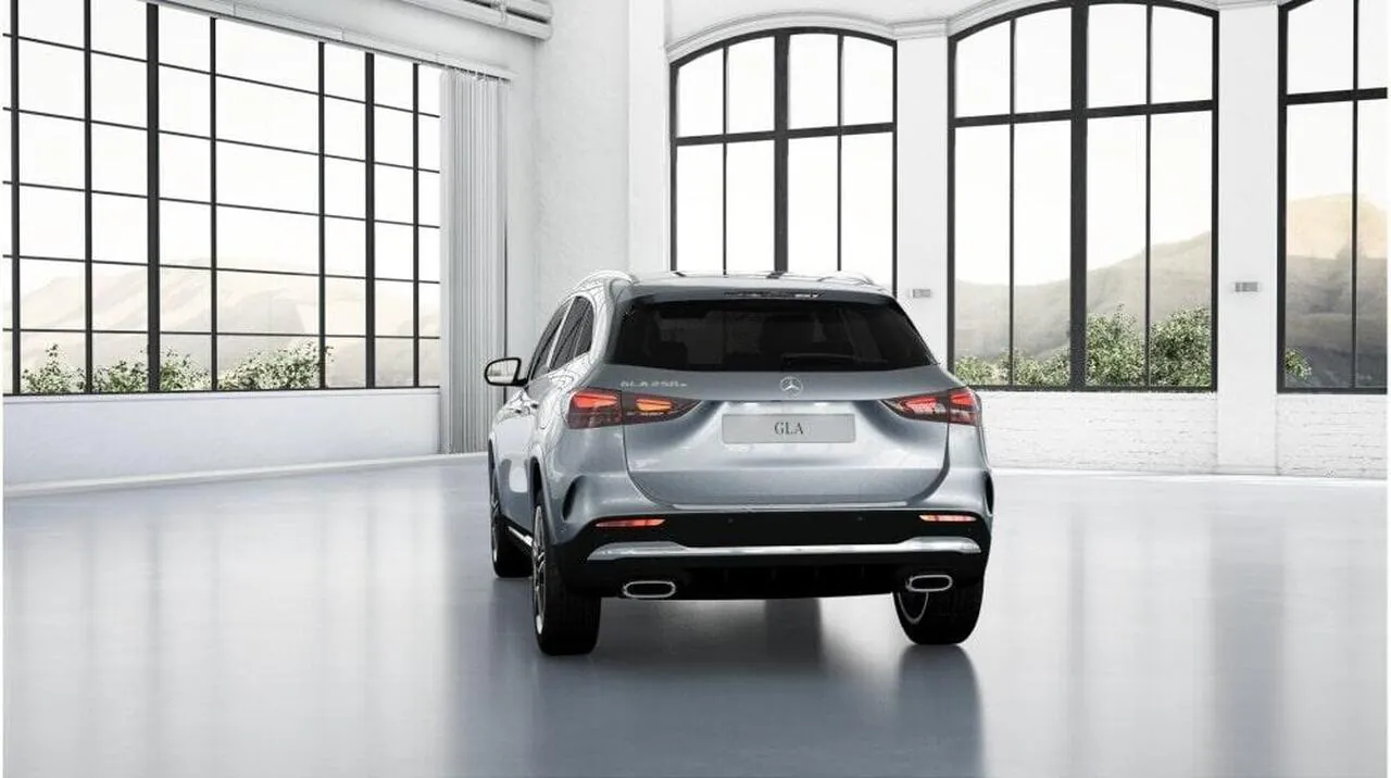 Mercedes-Benz Gla photo 3