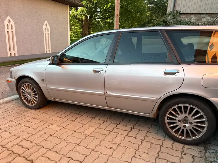 Volvo V40 2003 photo 2