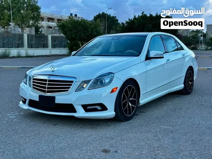 Mercedes-Benz E-Class 2011 photo 2