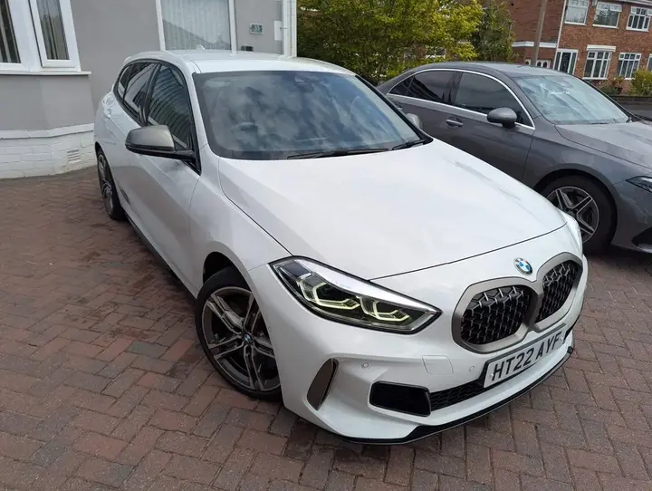 BMW 1 Series 2022 photo 2