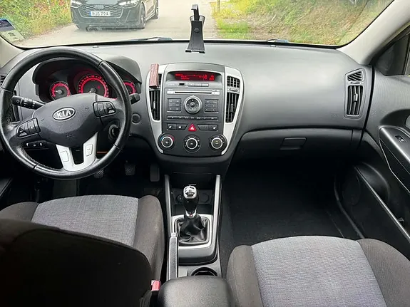 Kia Ceed 2011 photo 5