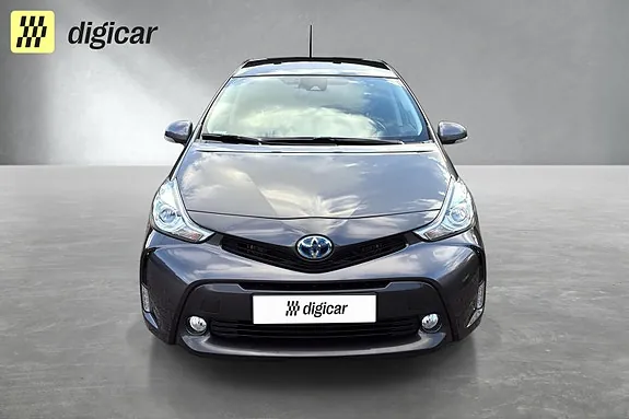 Toyota Prius 2018 photo 2
