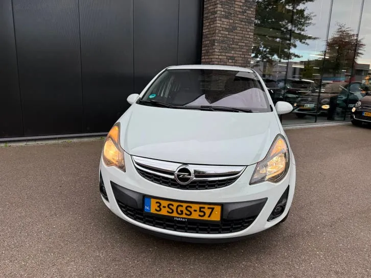 Opel Corsa 2013 photo 3