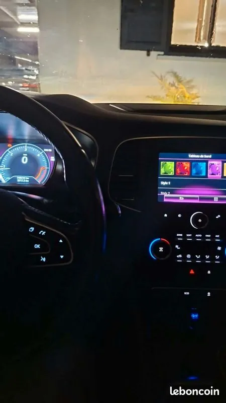 Renault Megane 2018 photo 3
