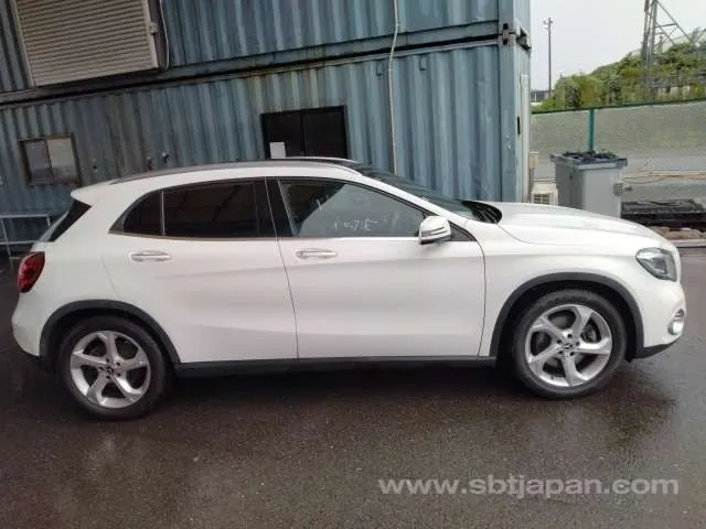 Mercedes-Benz Gla Class 2019 photo 4