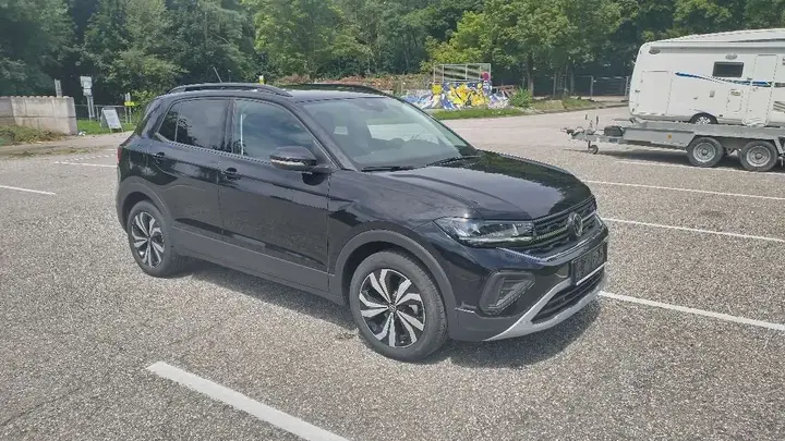 Volkswagen T-Cross photo 2