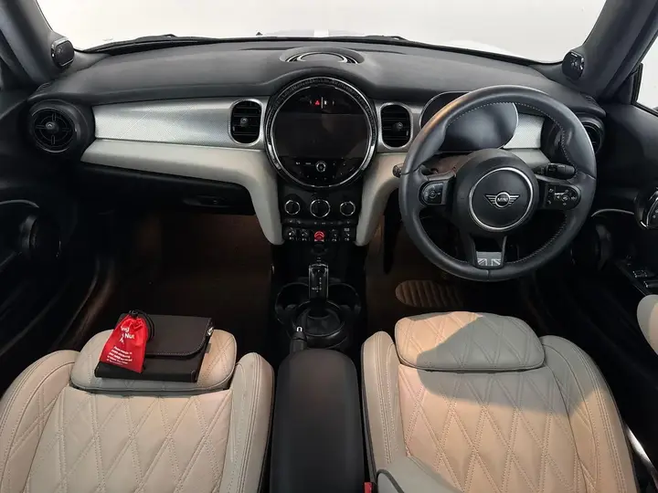 Mini Convertible 2023 photo 5