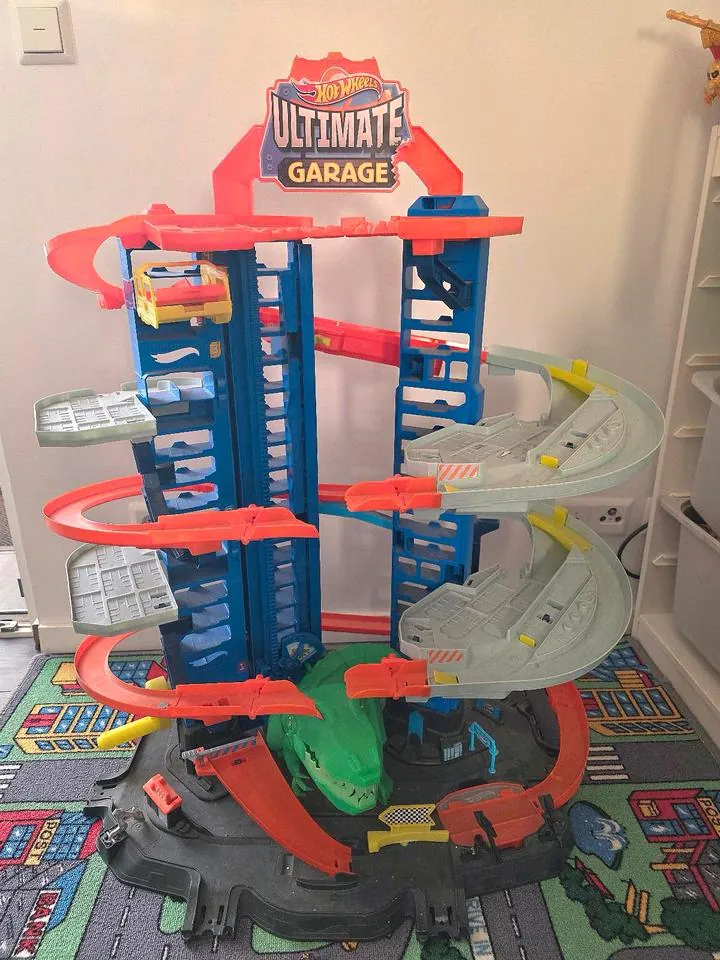 Hot Wheels Ultimate Garage Robo T-Rex