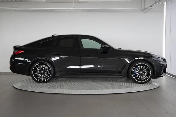 BMW I4 2022 photo 4