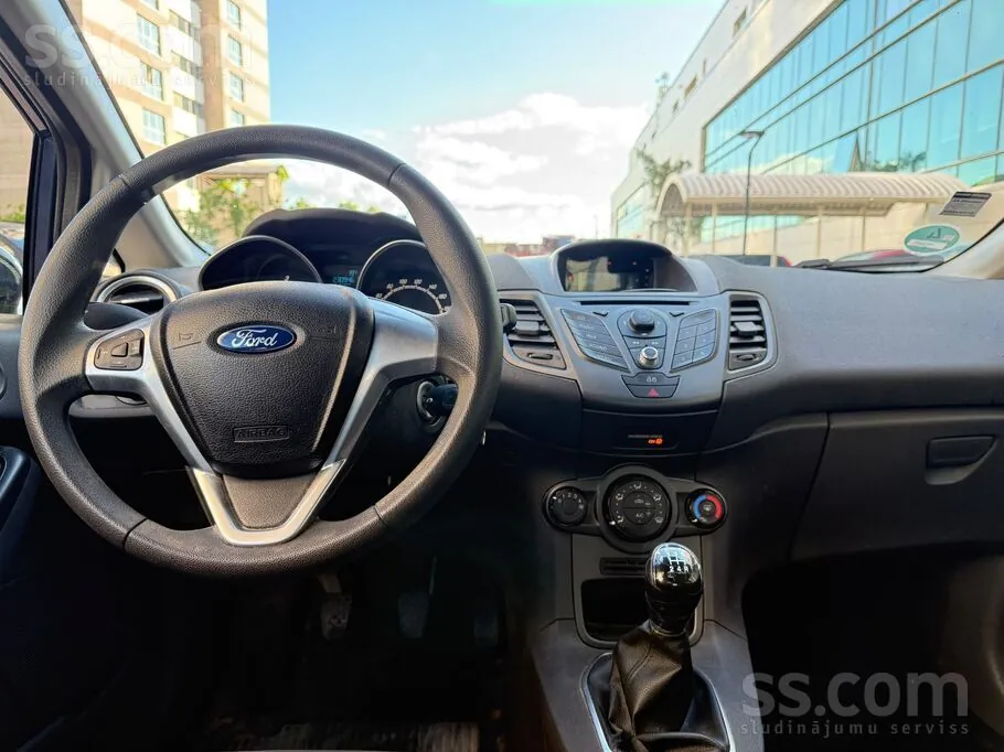 Ford Fiesta 2013 photo 4