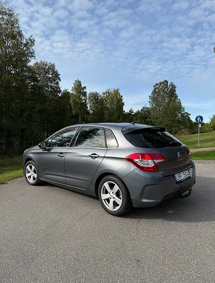 Citroen C4 2011 photo 2
