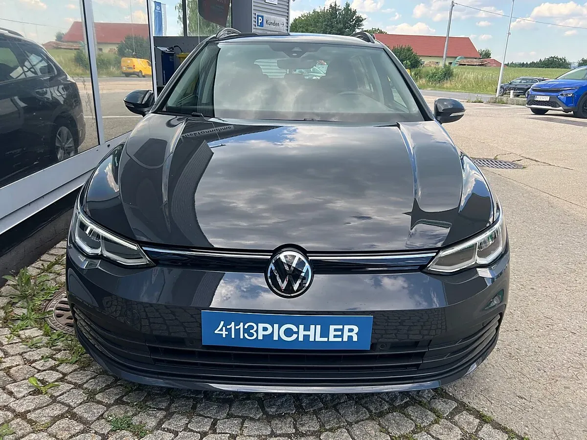 Volkswagen Golf 2024 photo 2
