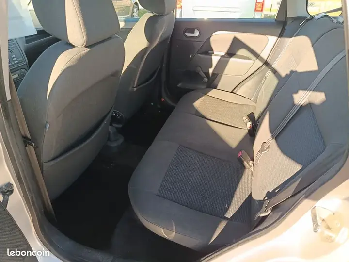 Ford Fiesta 2009 photo 5