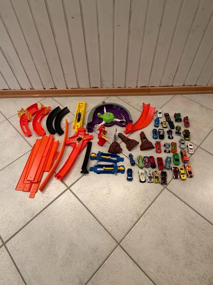 Hot Wheels Set