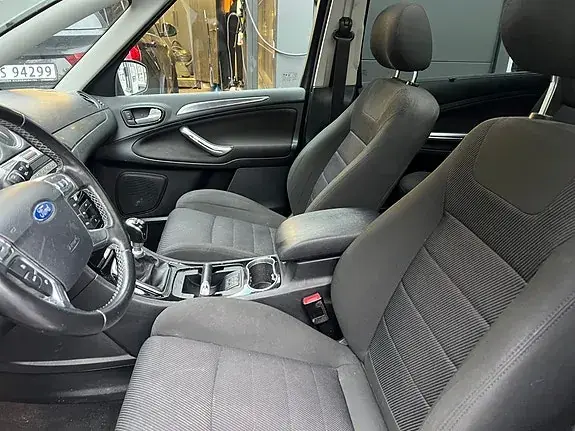 Ford S-Max 2012 photo 5