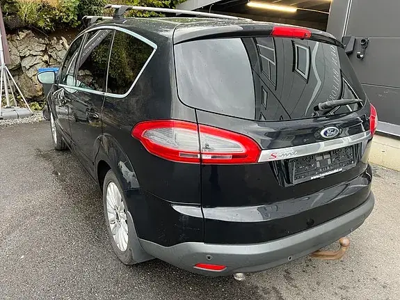 Ford S-Max 2012 photo 4