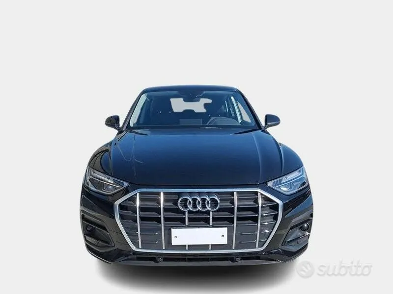 Audi Q5 2023 photo 2