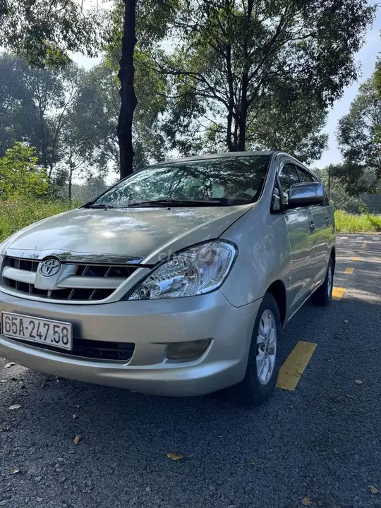Toyota Innova 2006 photo 3