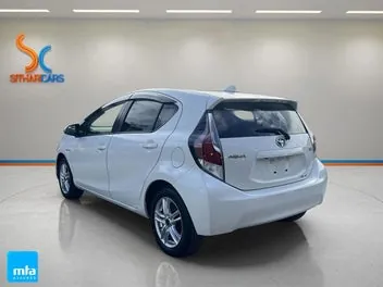 Toyota Aqua 2015 photo 3