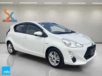 Toyota Aqua 2015 photo 2