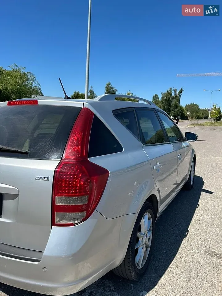 Kia Ceed 2011 photo 4